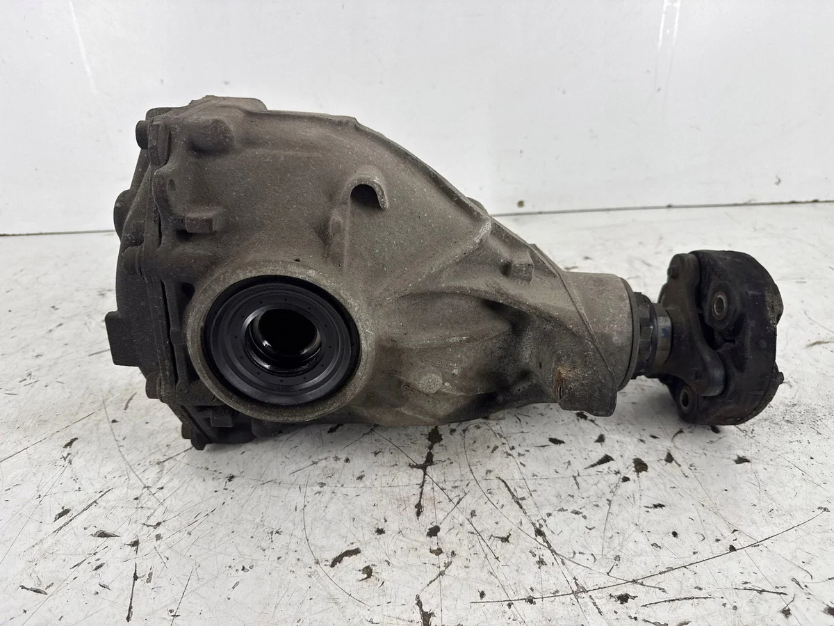 BMW 7 F01 F02 Rear Differential 7577097