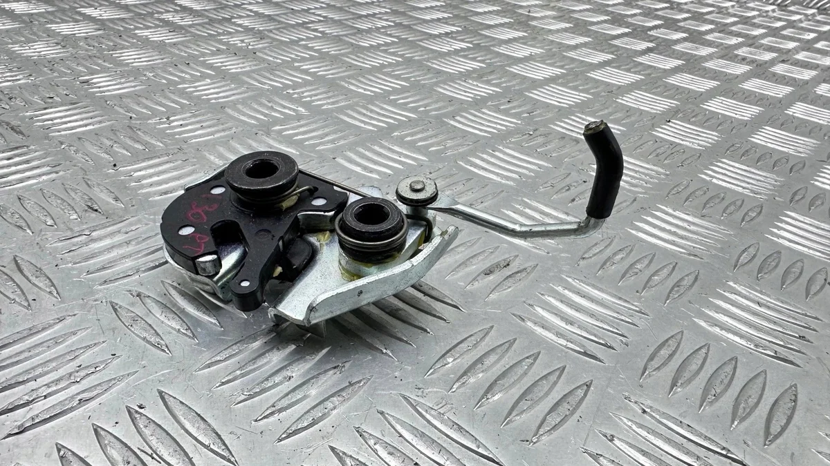 Hyundai i30 III lukko, oikea image 3