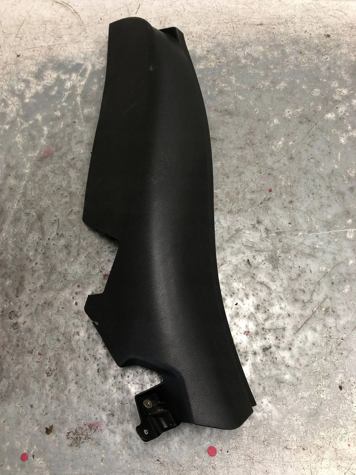 Skydd vänster bak Opel Astra K Kombi 13452096