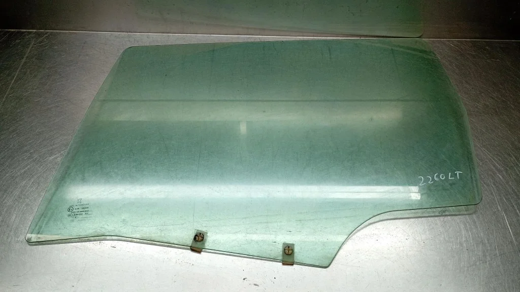 Lasinpesimen suutin Peugeot 307 SW Kombi