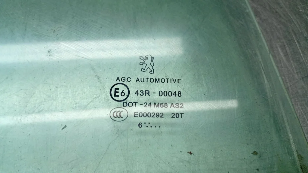 Vetro porta posteriore destra Peugeot 307 SW