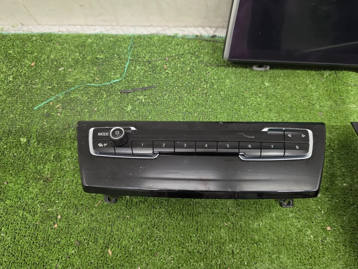 Radio Navigation BMW 2 F45 F46 8718206 image 3
