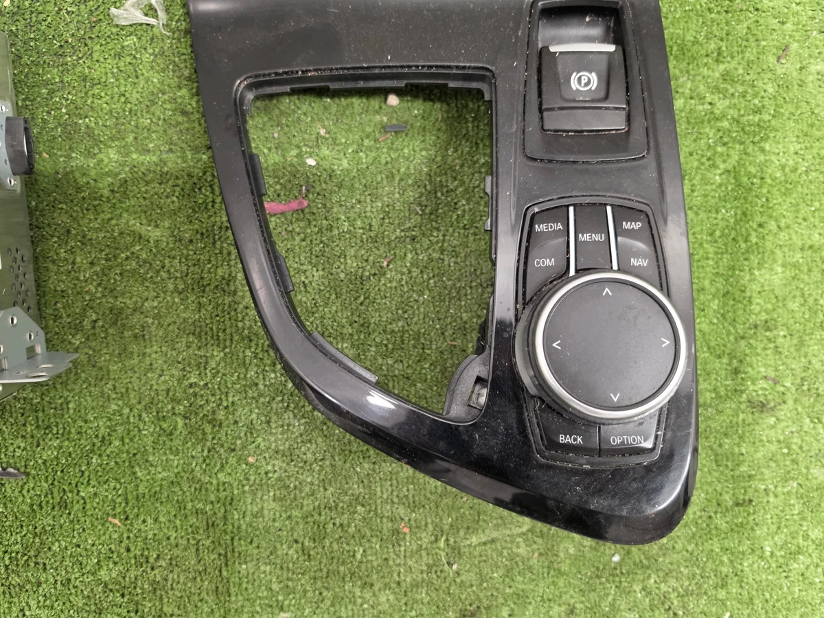 Radio Navigation BMW 2 F45 F46 8718206 image 5