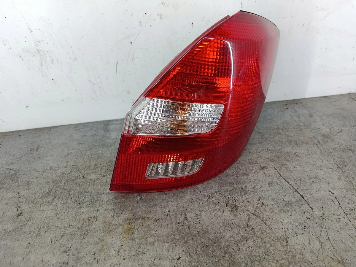 Rückleuchte rechts Skoda Fabia II 5J6945096A