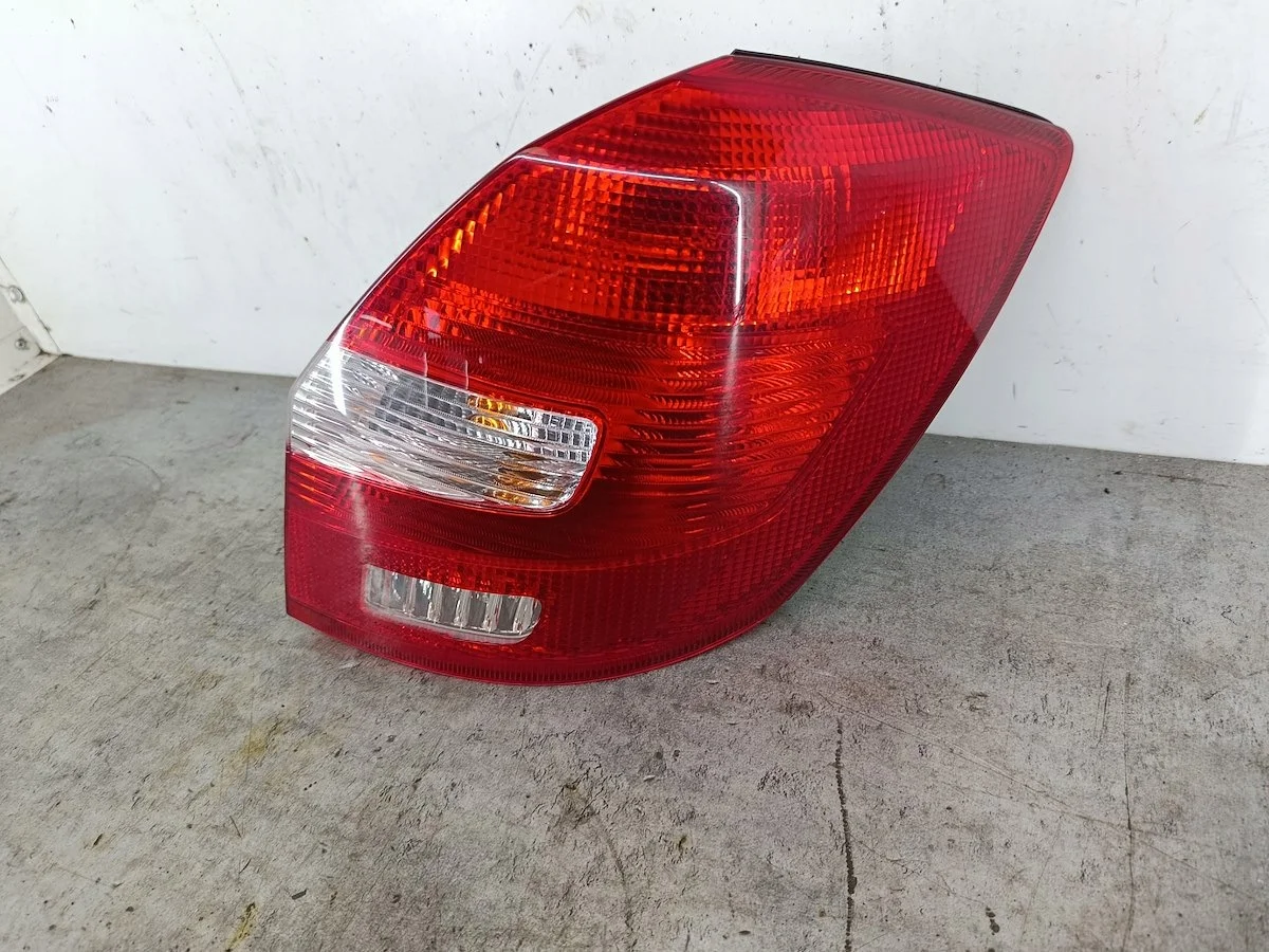 Rückleuchte rechts Skoda Fabia II 5J6945096A image 6