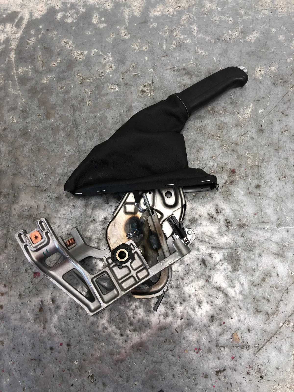 Levier de frein à main Opel Astra K 39047278