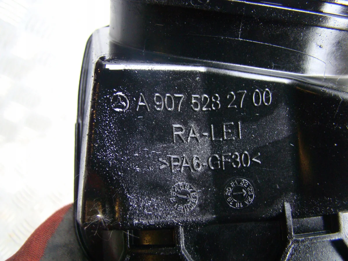Mercedes W907 A9075282700 Durite d'admission d'air image 3
