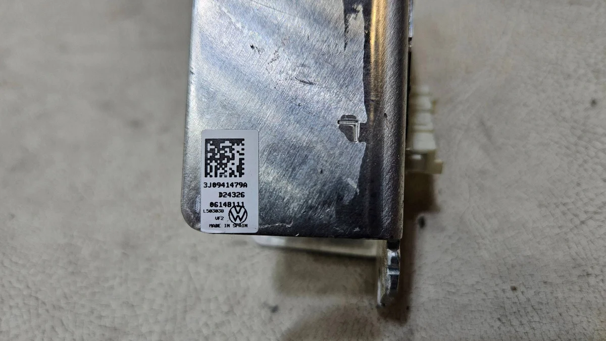 LED-ajovalon moduuli VW Passat B9 3J0941479A image 4