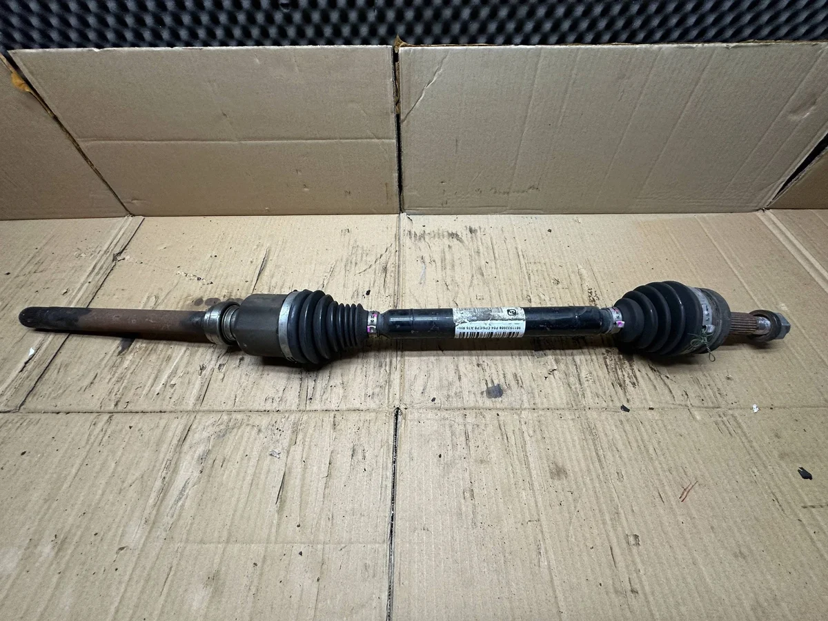 Drivaxel Peugeot 3008 II 9811933980VAR