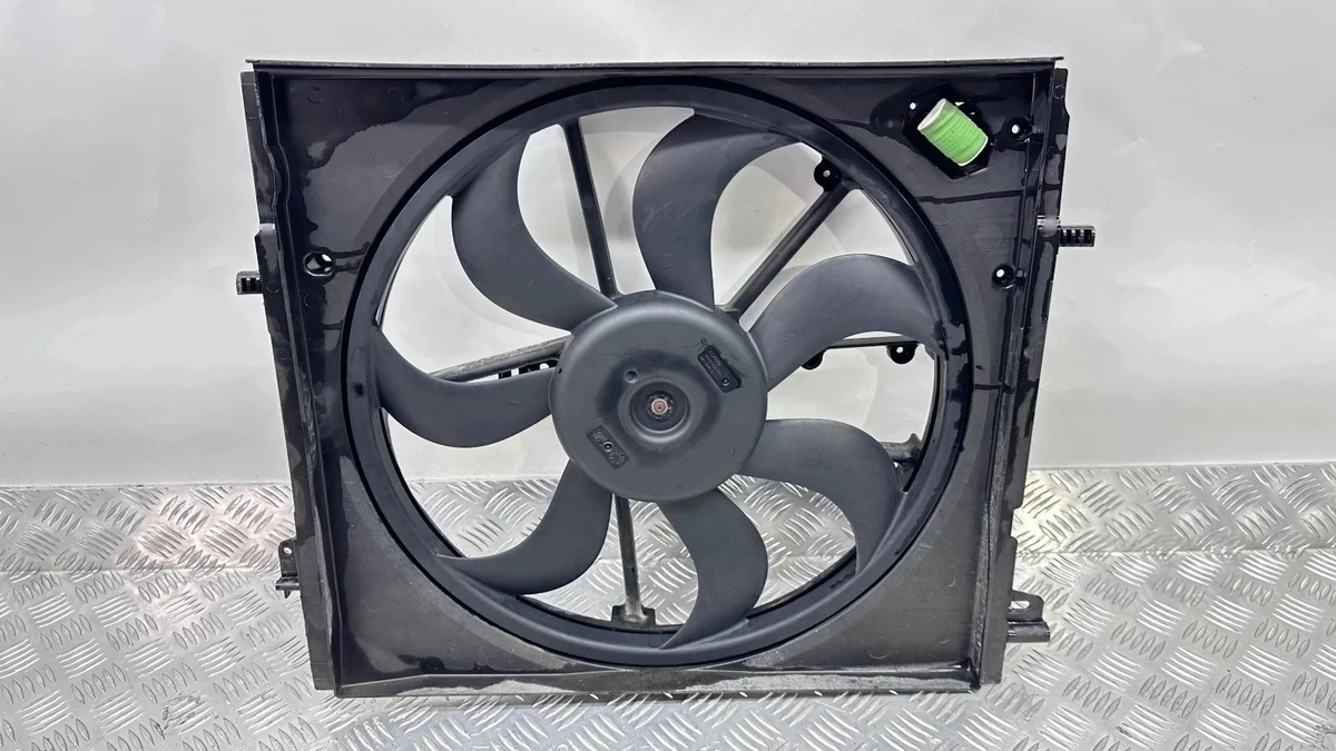 Jäähdyttimen tuuletin Nissan Qashqai II FS2079
