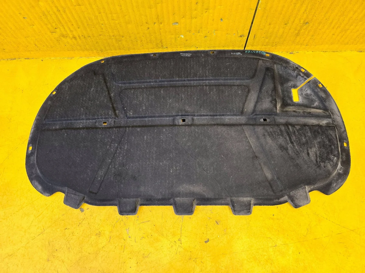 Aislamiento capó Volkswagen Passat B8 3G0863831