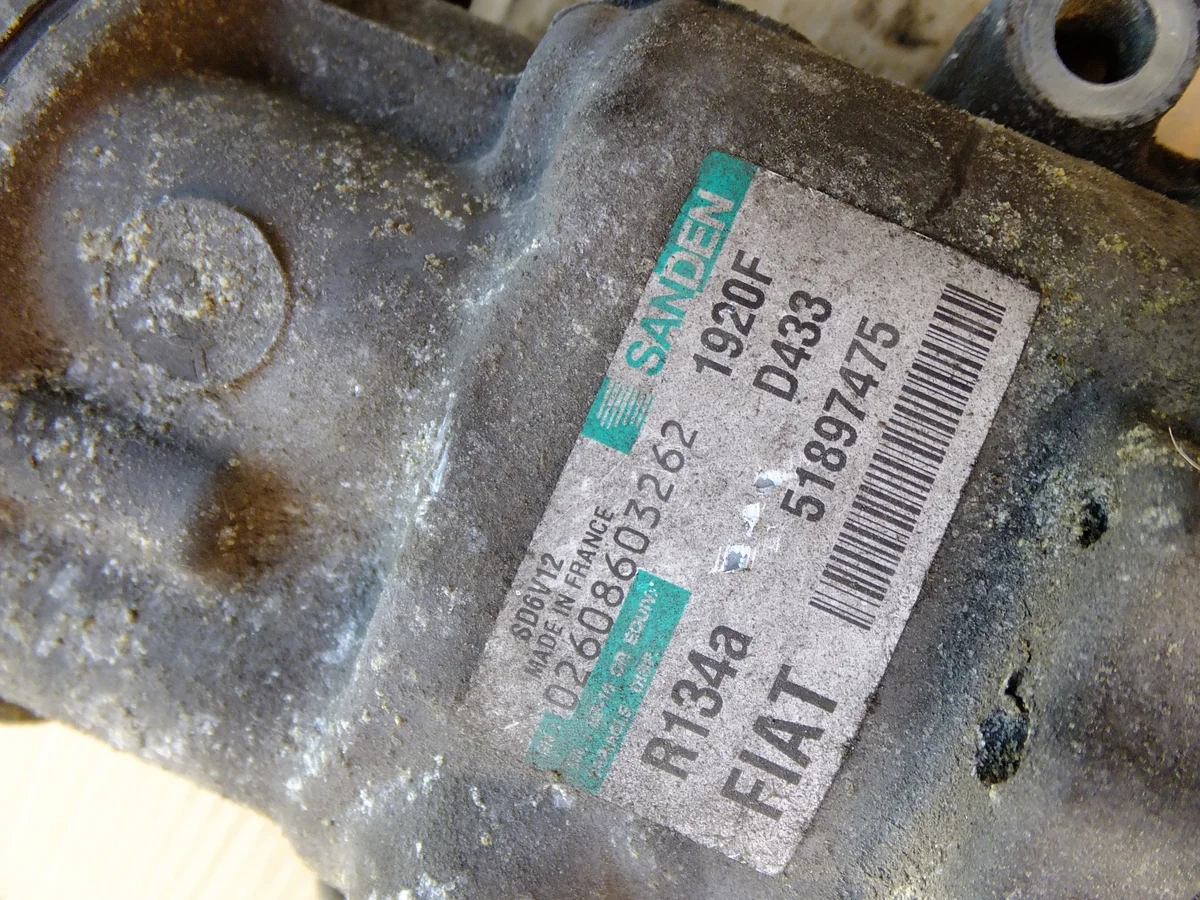 Compressore aria condizionata Lancia Delta III 1.6 M-jet 51897475
