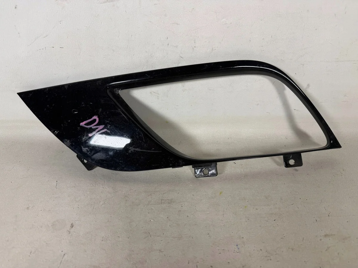 Kia Niro tuuletusritilä puskuriin vasen 86565G5000