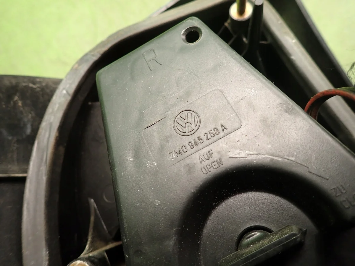 VW Sharan takavalo oikea 962596-00 thumbnail 10