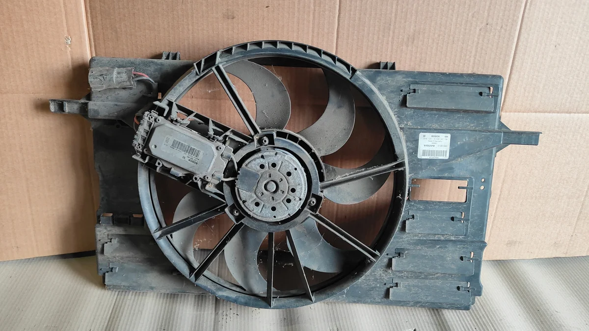 Volvo Radiator Fan Housing 31261990