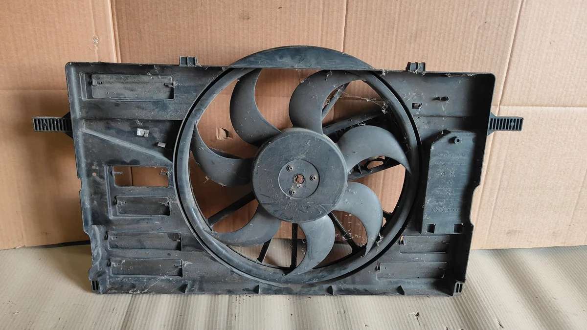 Volvo Radiator Fan Housing 31261990