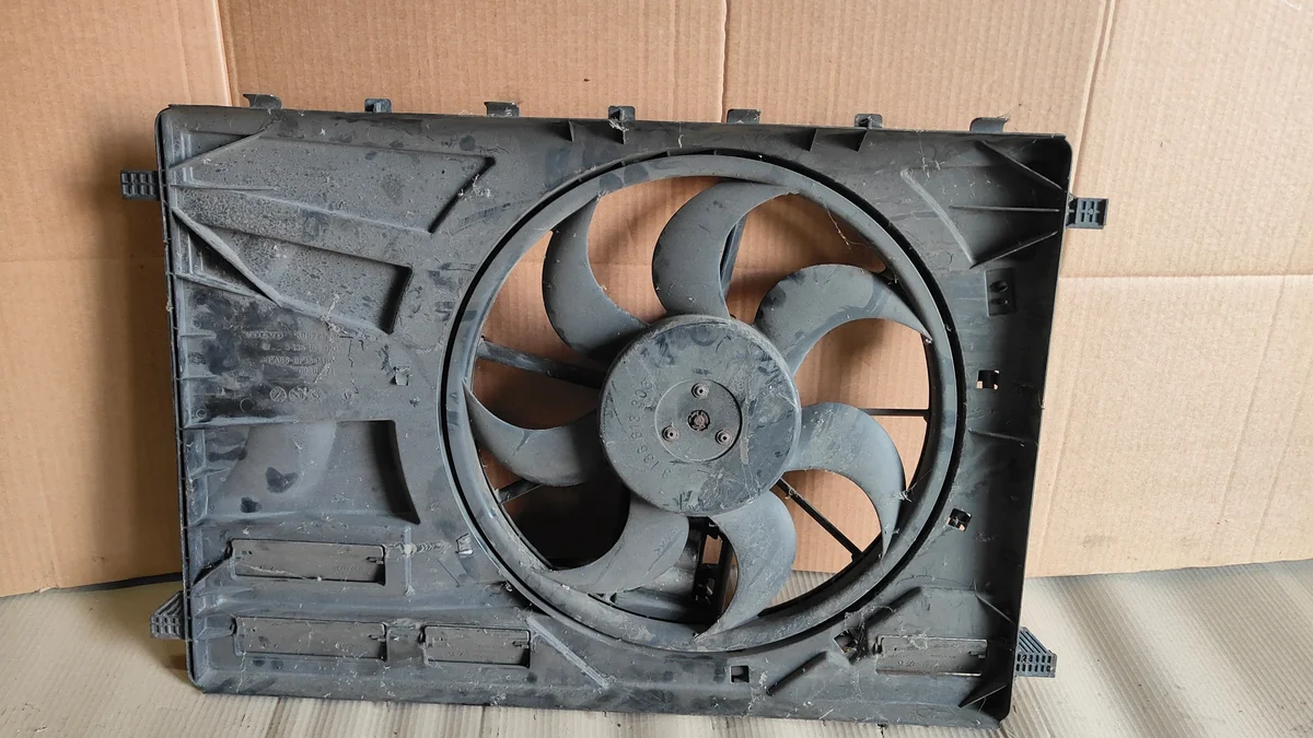 Radiator Fan Housing Volvo V70 S80 XC70 3135103920