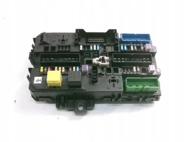 Centralina fusibili Opel Astra H 13220830