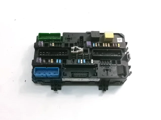 Opel Astra H säkringsbox 13220830 image 5