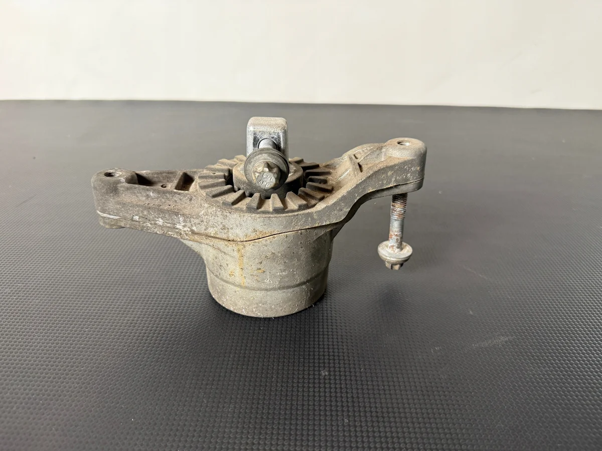 Maserati Levante Support moteur droit 670003628