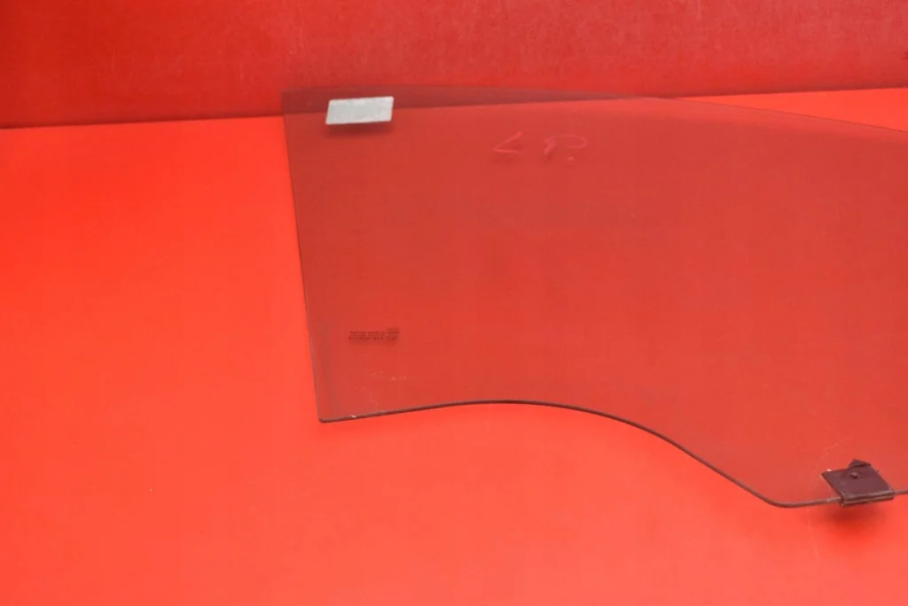 Dacia Sandero Seitenfenster vorne links image 7