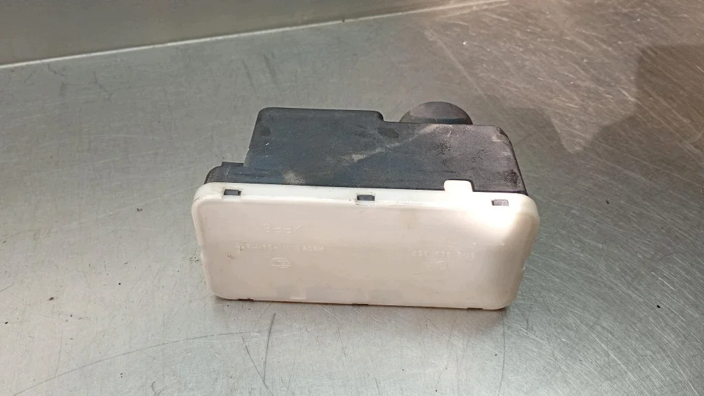 Pompe serrure centralisée Volkswagen Polo 6N 6N0862257