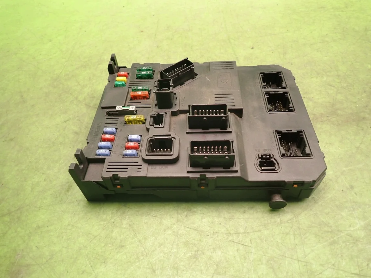 Module BSI Peugeot 1007 S118085400A