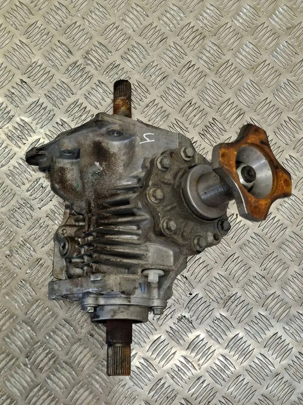 Reductor delantero Dacia Duster 8200988059