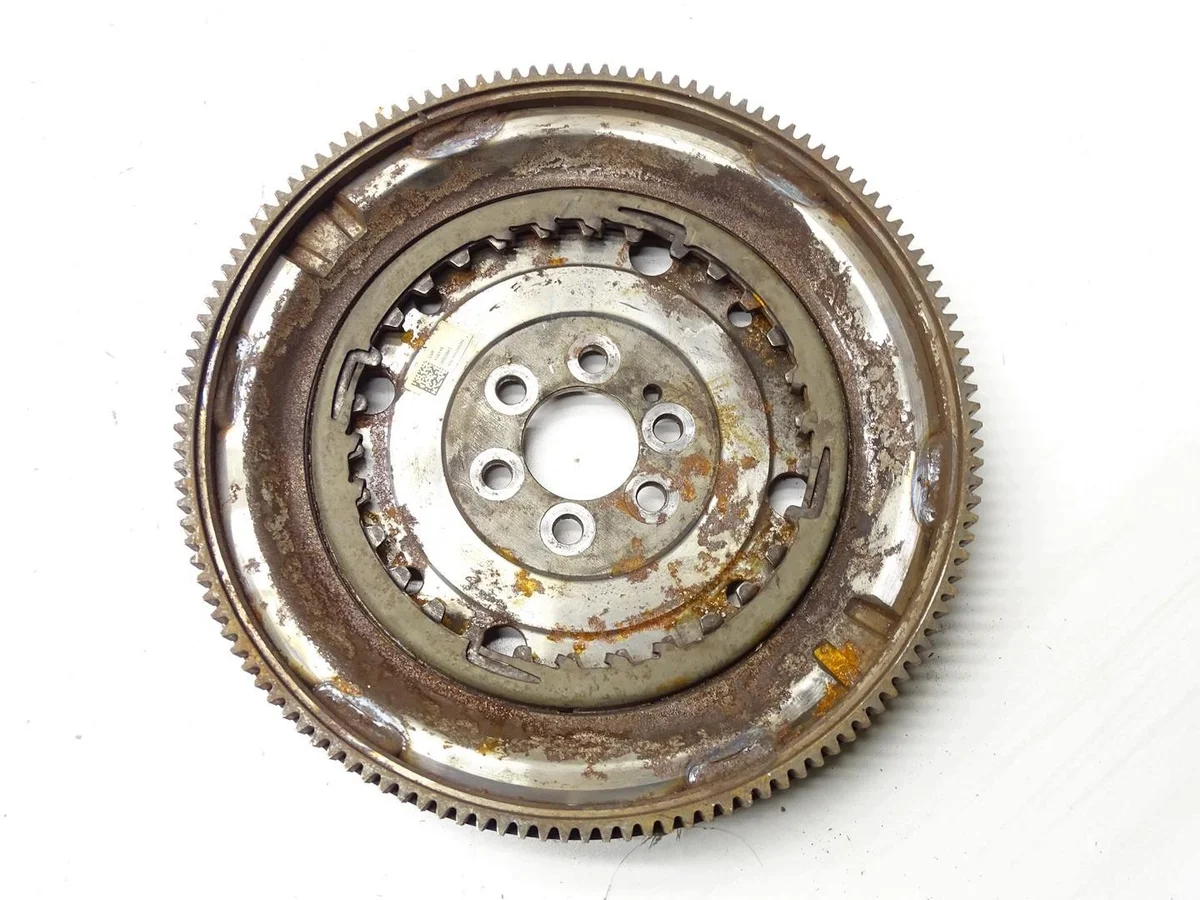 Svänghjul Audi A3 1.4 TSI 03L105266DN