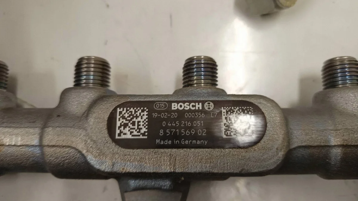 Einspritzsystem BMW 5 G30 G31 G38 8571569 image 4