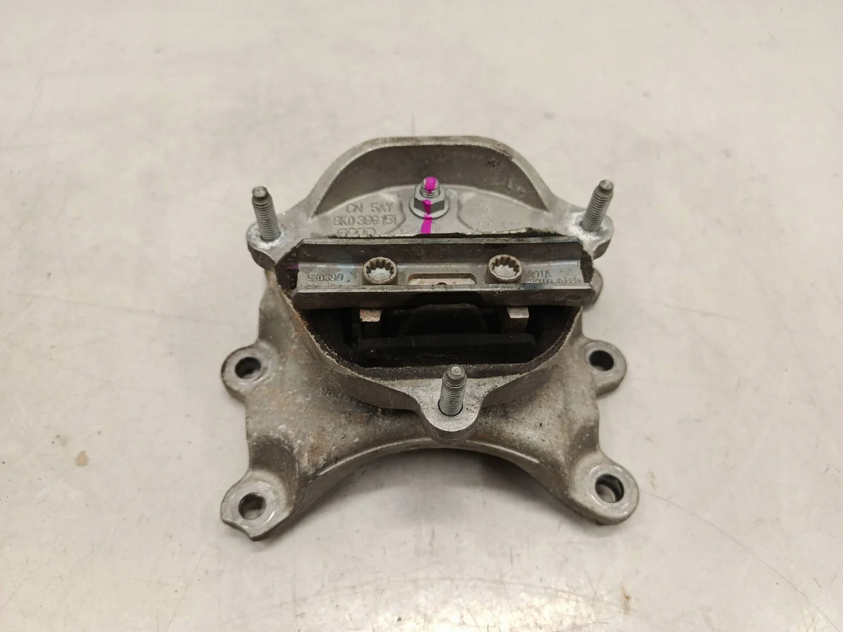 Porsche Macan (95B) Support boîte 8K0399151