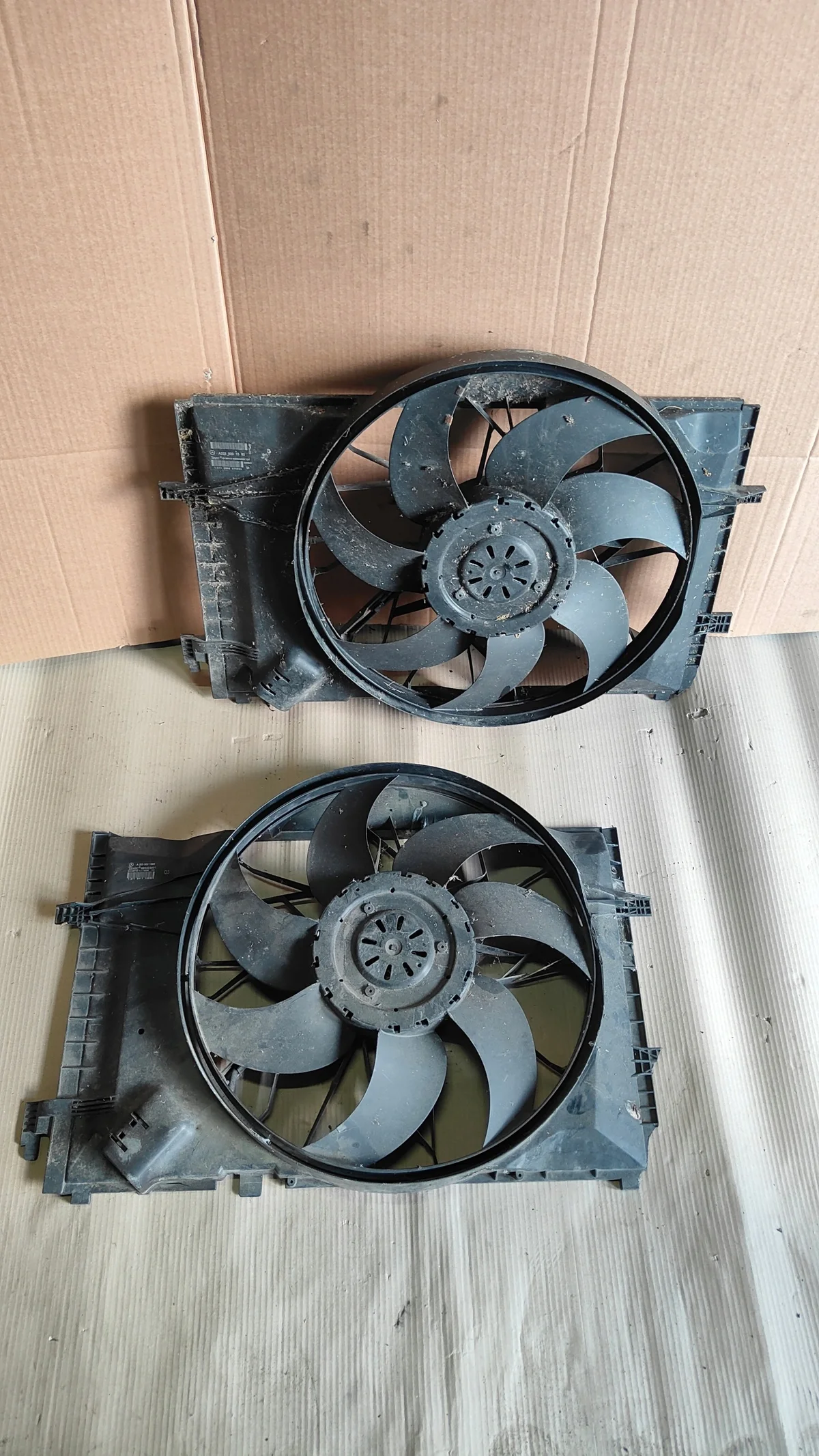 Ventilatore Radiatore Mercedes W203 W209 A2035400688