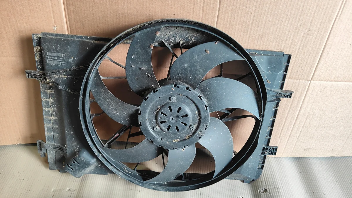 Radiator Fan Housing Mercedes C-Class W203 A2035400688