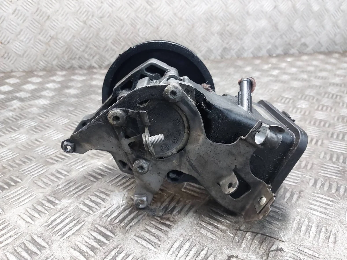 Ohjaustehostimen pumppu BMW E46 320d 2.0D M47 20DM47ID241135 image 4