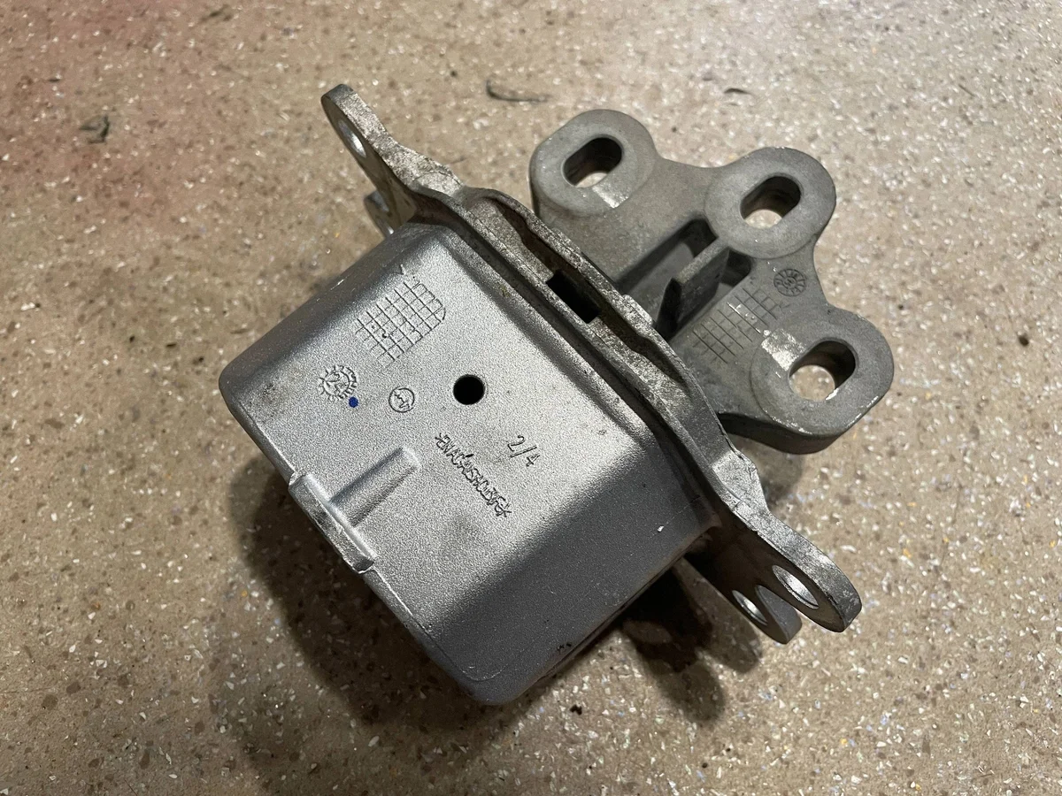 Support boîte de vitesses BMW F70 F74 4A2B8C5
