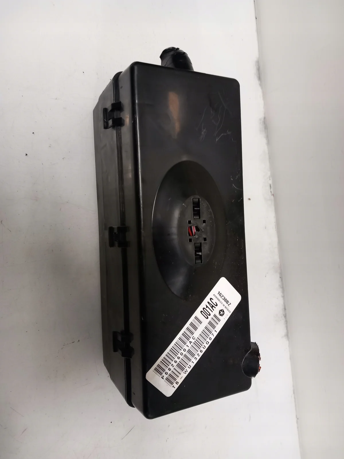 Boîtier de fusibles Dodge Challenger 68266001AC
