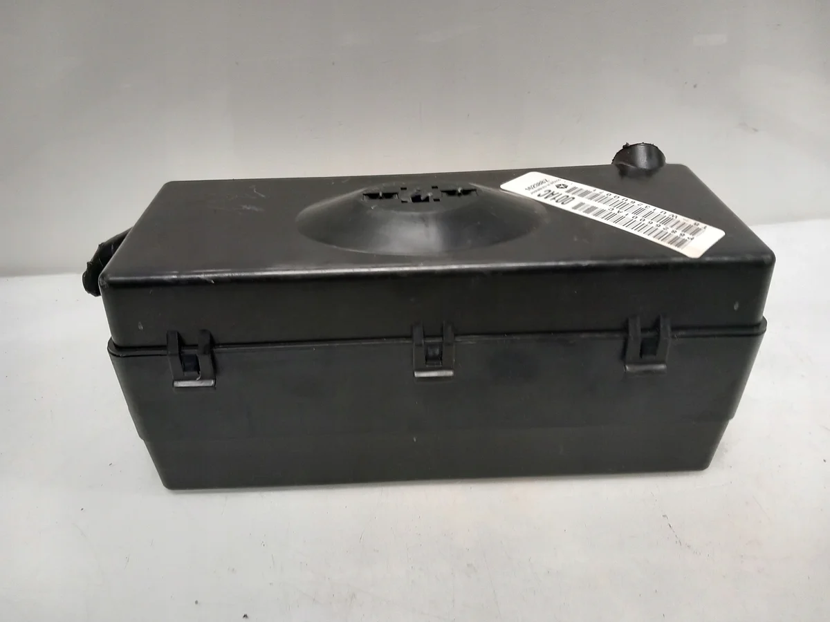 Sulakelaatikko Dodge Challenger 68266001AC image 3