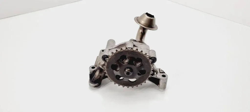 Volkswagen Bomba de aceite 038115105D