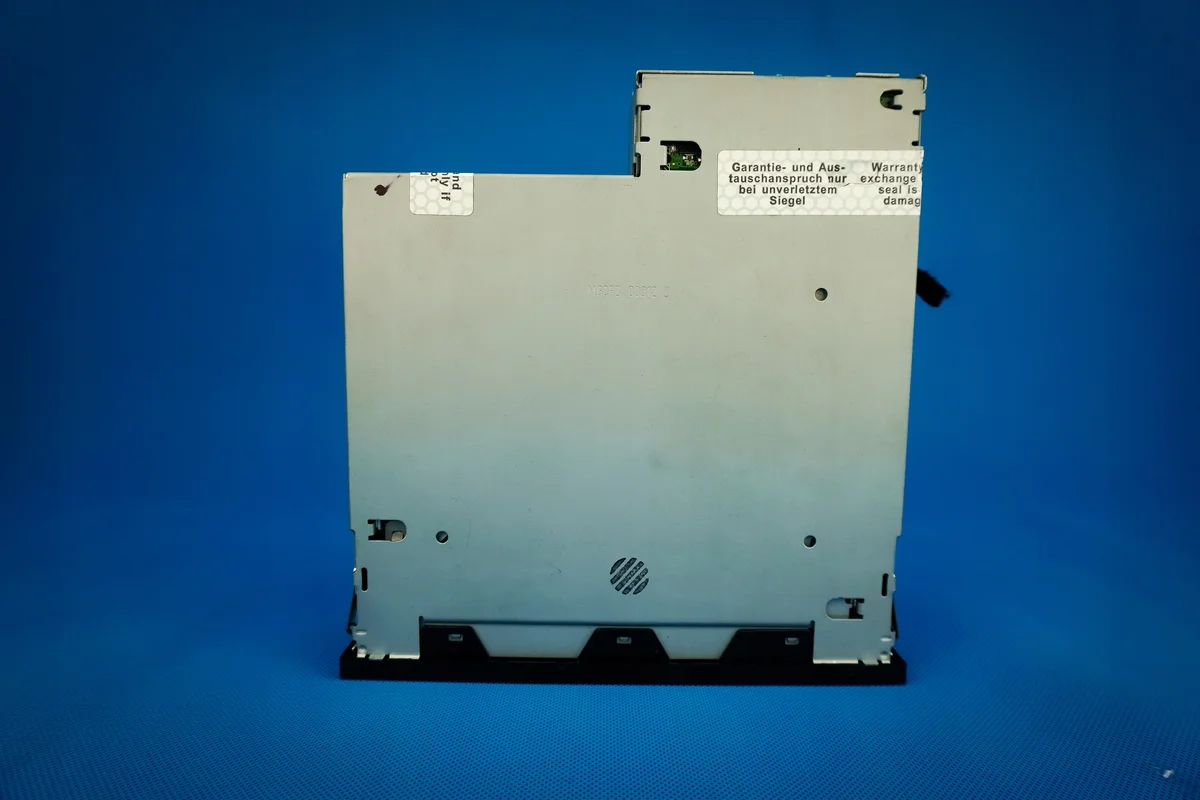 Audi CD Changer 4E0910110K thumbnail 5