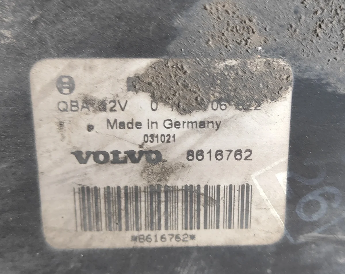 Volvo jäähdyttimen kotelo 861676286167633137229010 image 3