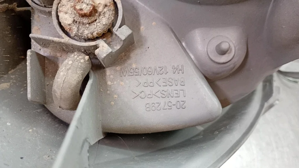 Scheinwerfer rechts Toyota Yaris I image 10