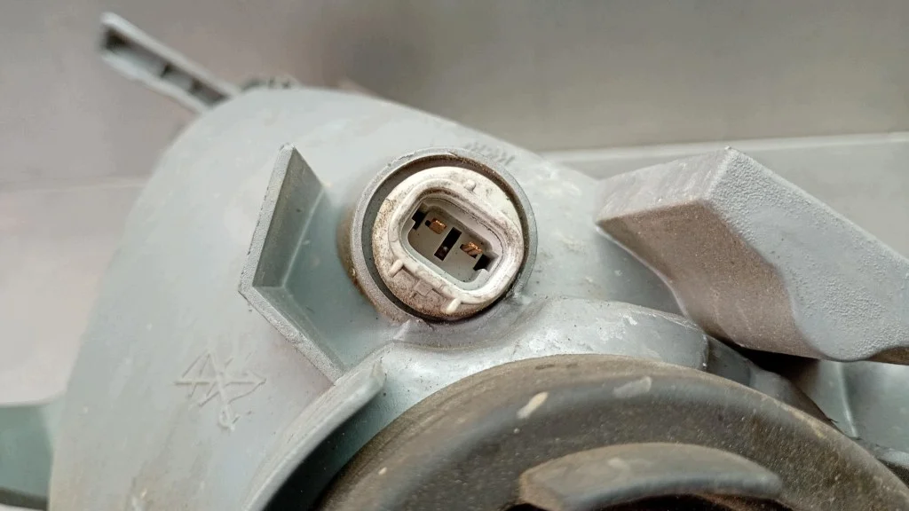 Scheinwerfer links Toyota Yaris I image 9