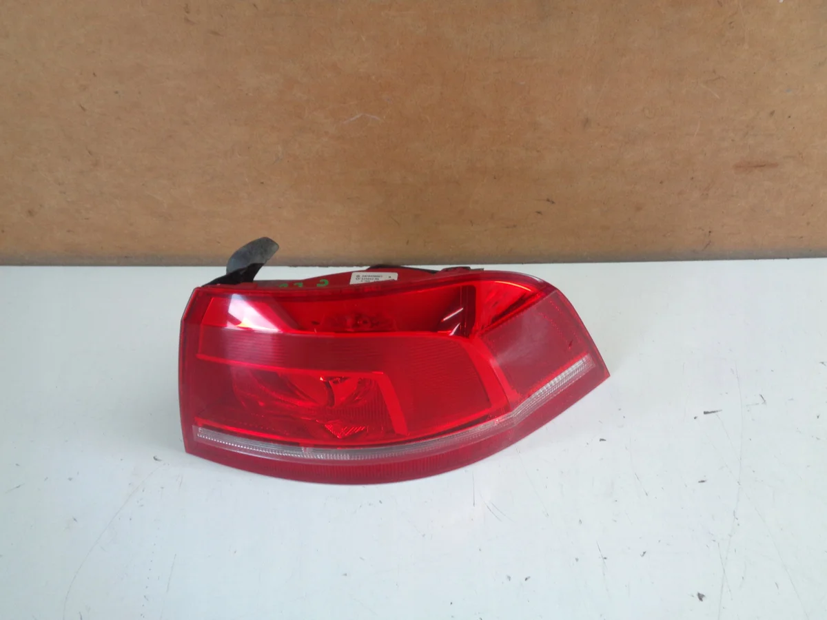 VW Passat B7 Rear Right Tail Light Kombi 3AF945096C