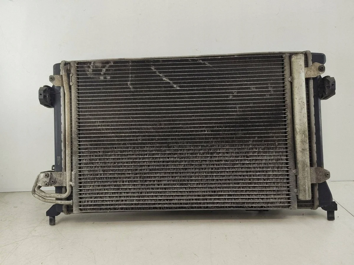 Radiador Volkswagen Touran I 1K0820411N