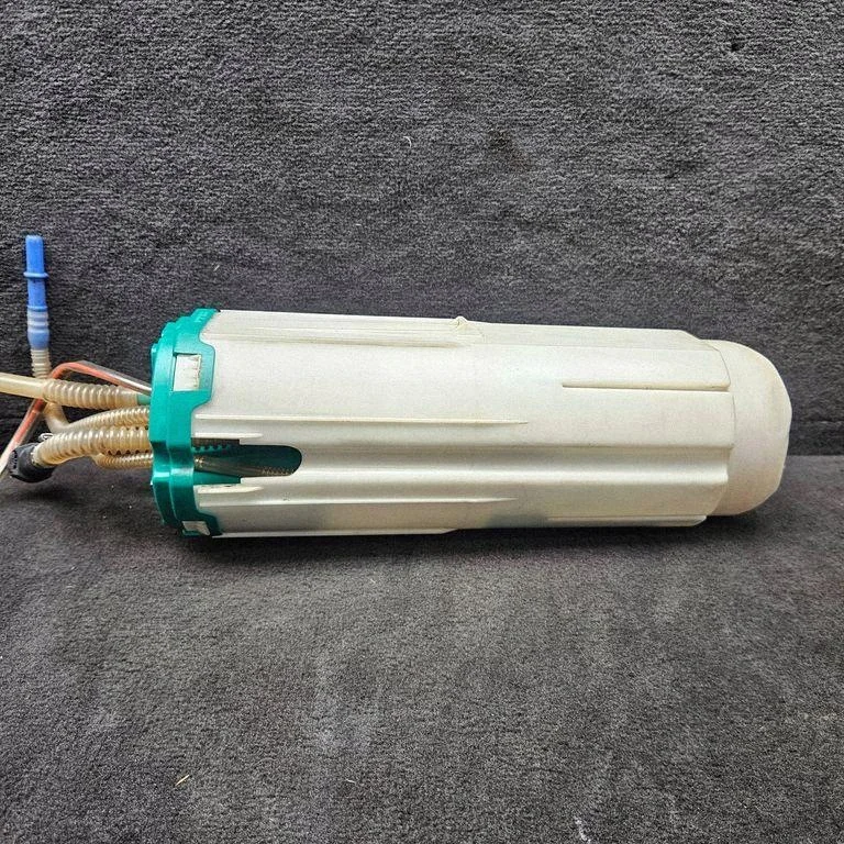 Polttoainepumppu Audi A8 S8 D3 4E 228236