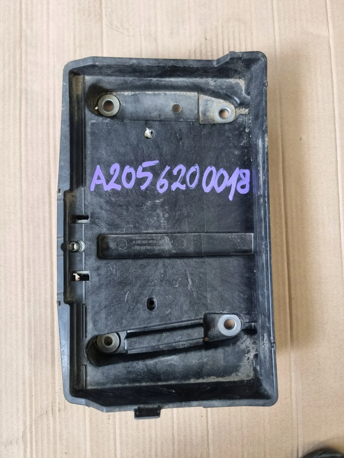 Support batterie Mercedes A2056200018