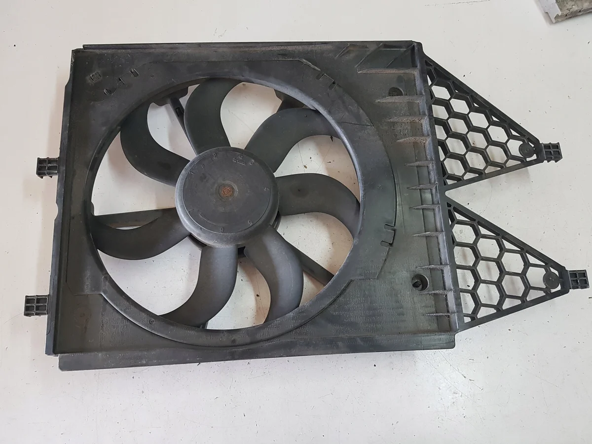 Ventilador Radiador VW Polo 6R 1.6 TDI 6R0121207Q