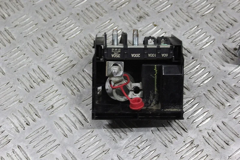 Klema Fusíveis Chevrolet Camaro SS 5463732MA77