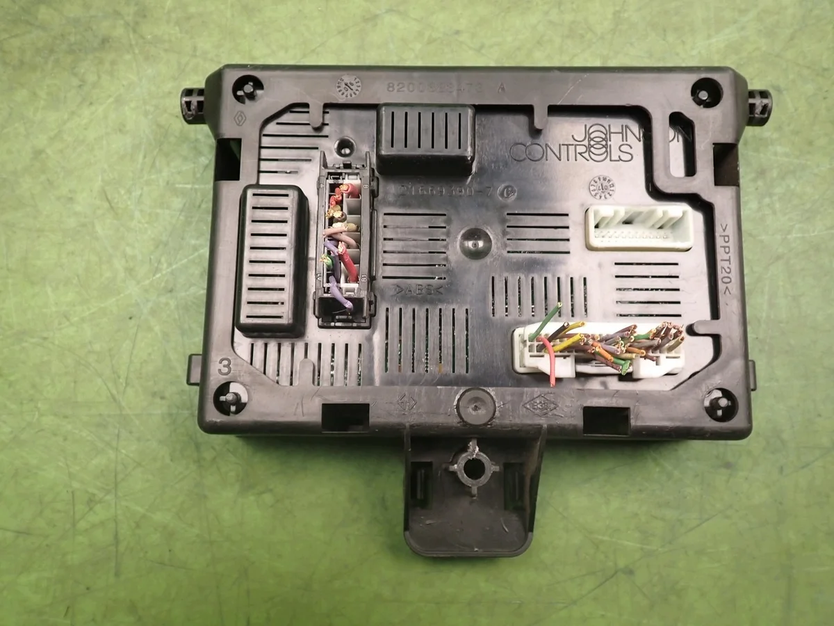 BCM-modul Renault Clio III 28118774-7A