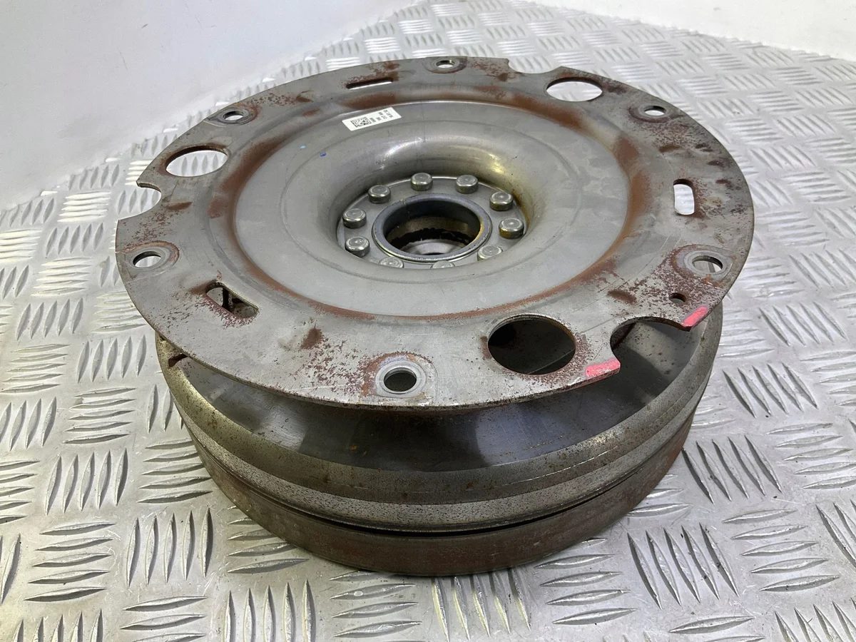 Schwungrad Audi A4 B8 A5 2.0 TDI 0AW105317AH image 7